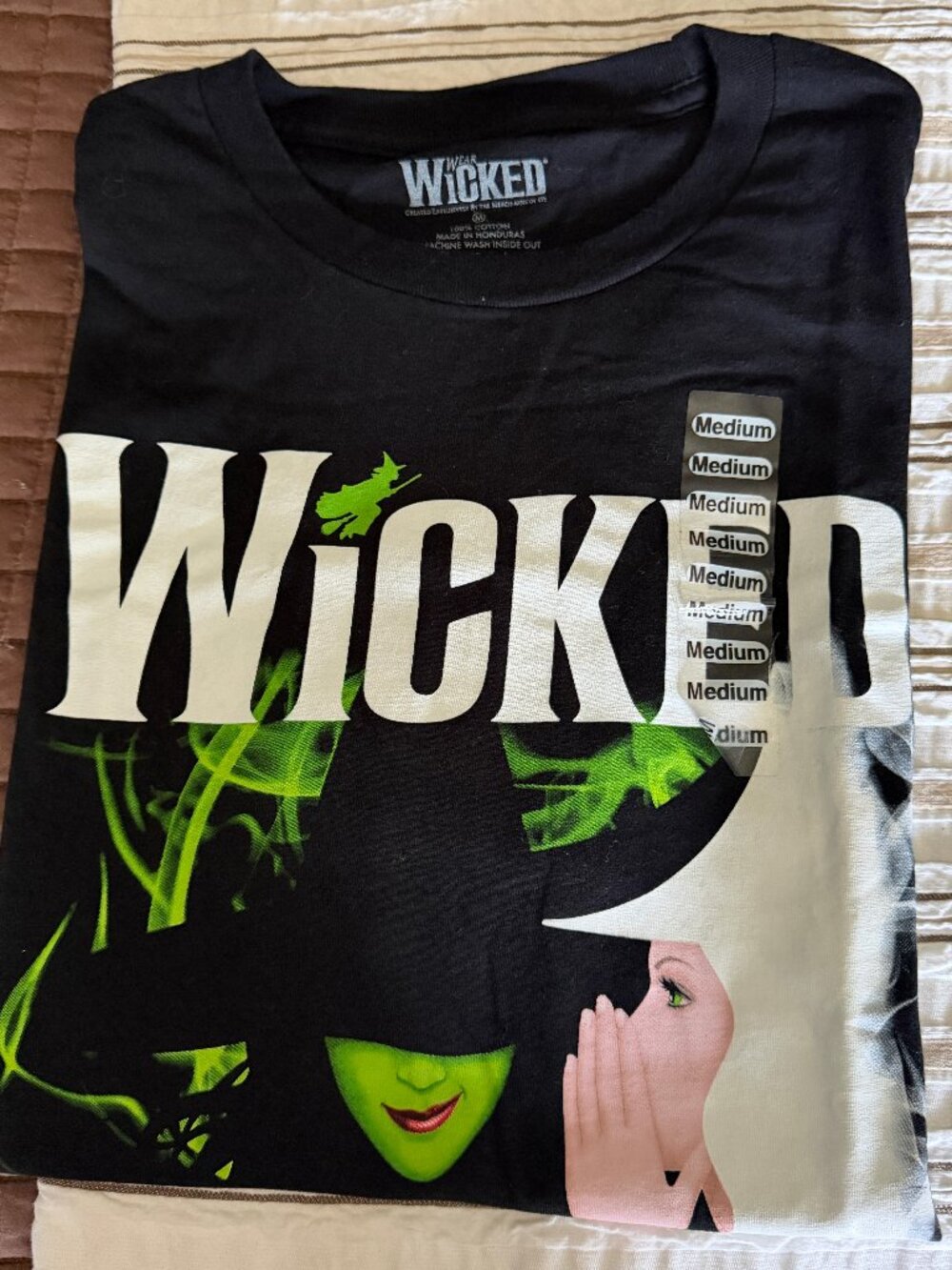 NWT Wicked Smoke Keyart Tee Medium - Purchased at Gerwin Theater NYC Orig. $40